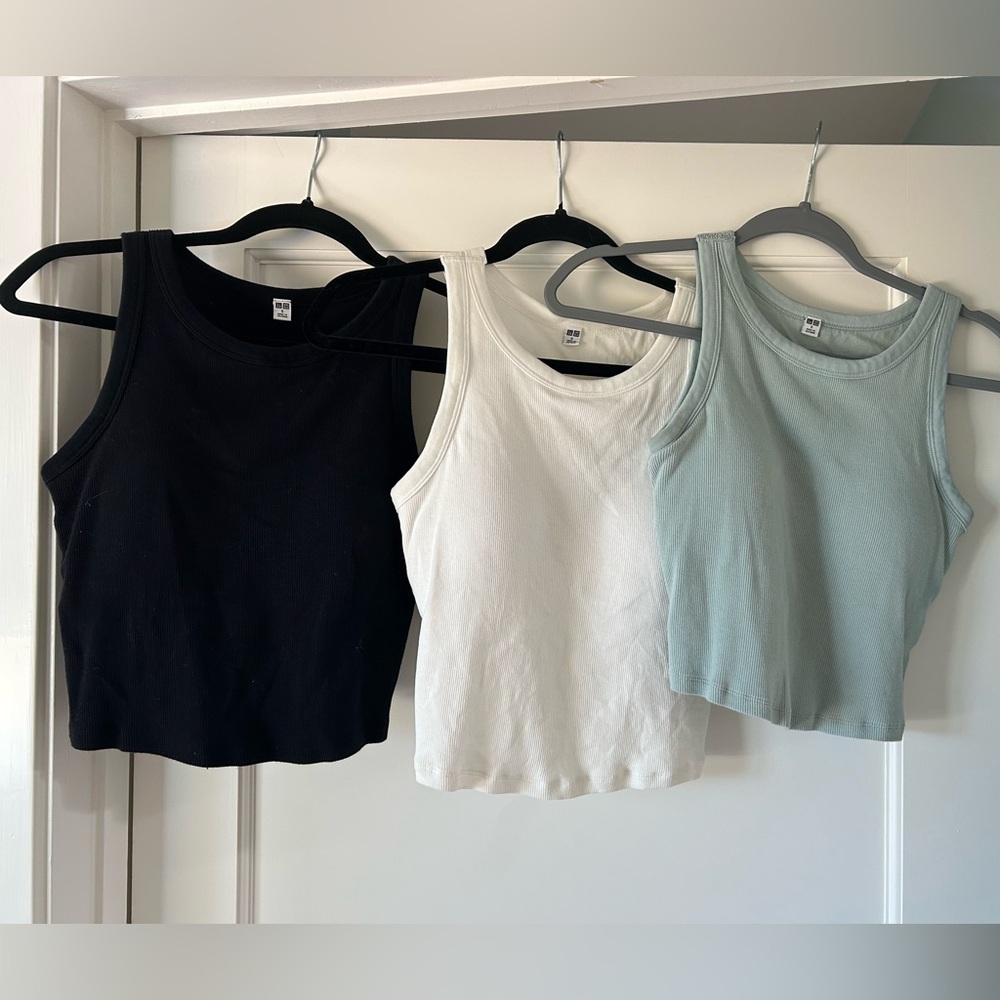 Uniqlo tank top with built-in bra (set of 3)
